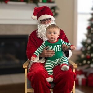 Vogue Christmas Pajamas EUC